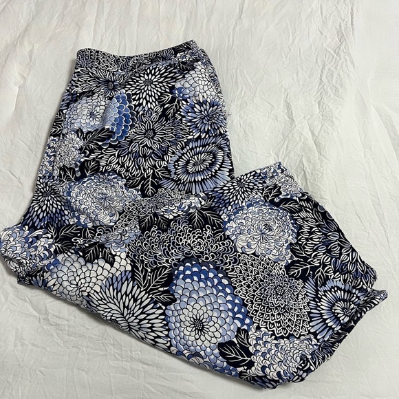 Talbots Stretch Blue & White Print Ankle Pants - Women's Size 16 - Picture 3 of 9